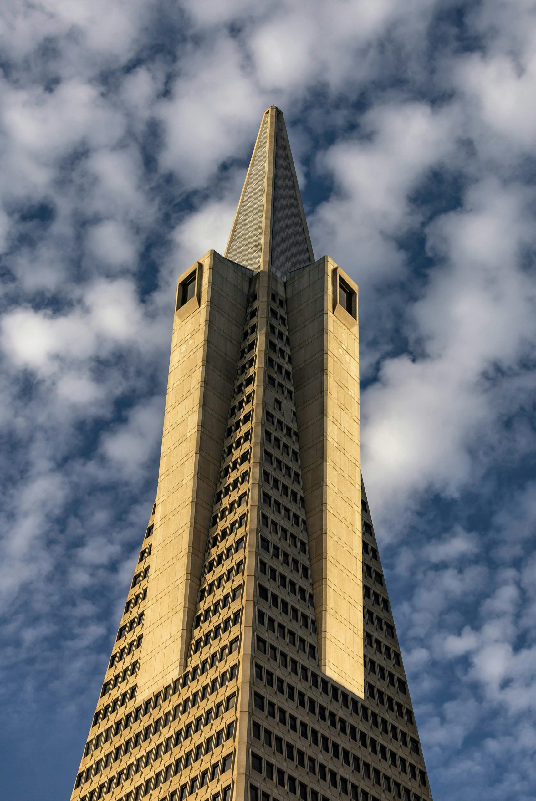 Jade Transamerica Pyramid Skyscraper Reaching