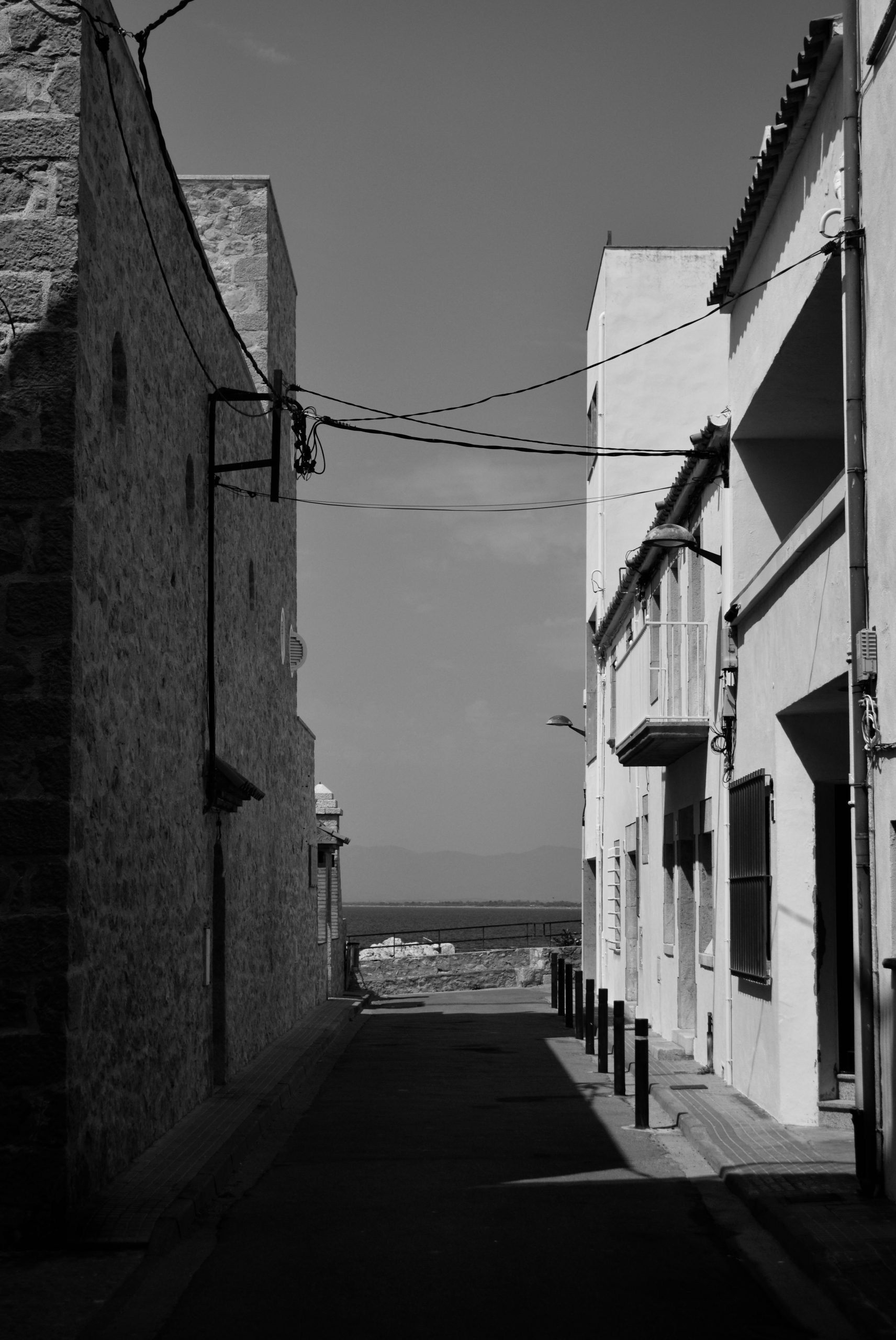 Sable Narrow Alleyway Between Stone